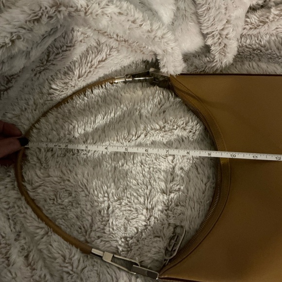 Gucci Vintage Camel Color Hobo Style Shoulder Bag EUC - Picture 16 of 16